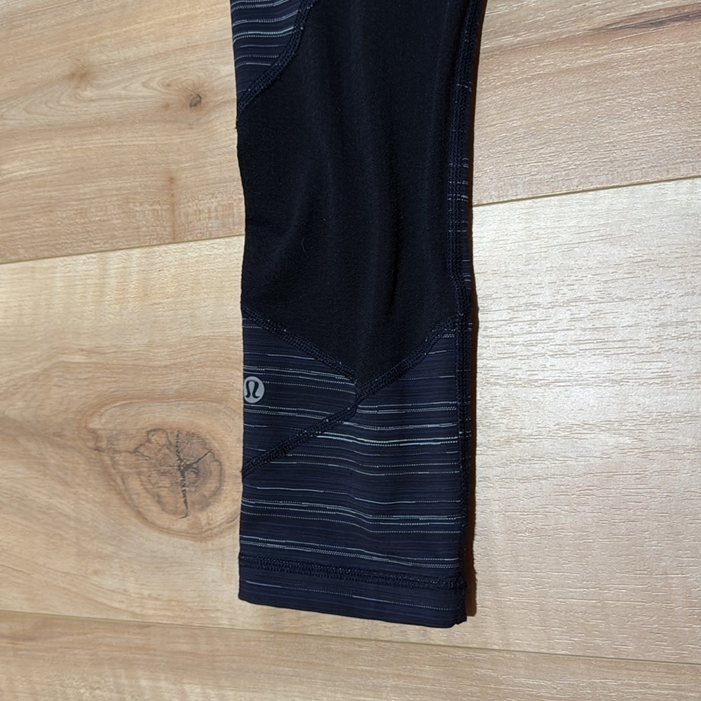 🍋Lululemon Pace Revival Crop, Size 4 - Picture 3 of 4